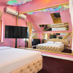 Deluxe room PINK 10 cu jacuzzi
