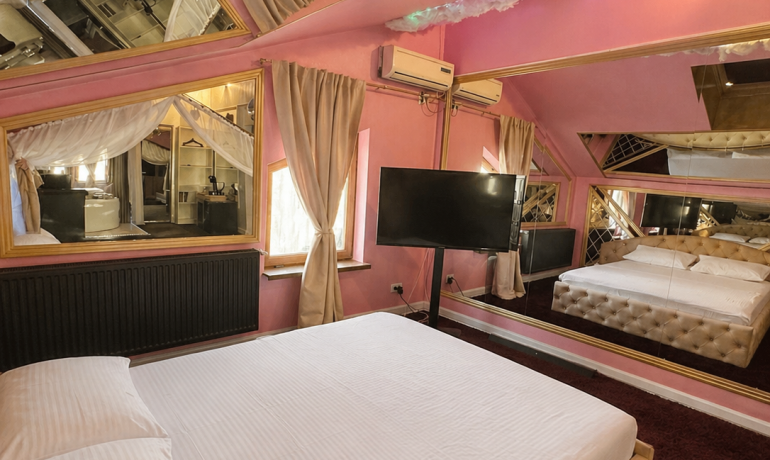Deluxe room PINK 9 cu jacuzzi